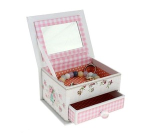 Kolekcja Słodka Chwila małe pudełko na biżuterię z szufladką