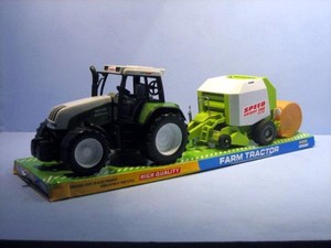Traktor z rolownicą